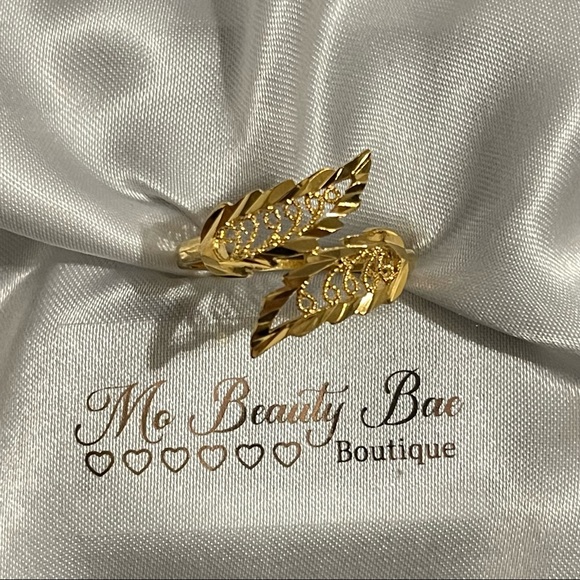 Gold Leaf Ring - Picture 4 of 6